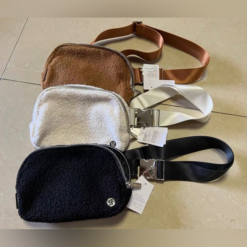 Lululemon Everyday belt bag